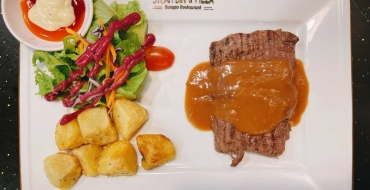 Steak thường sốt vang