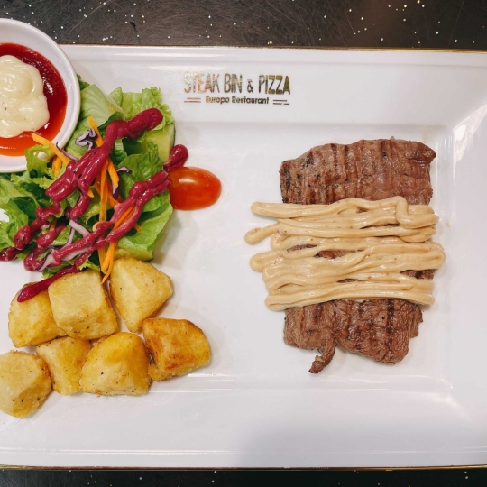 Steak thường sốt Heng Dijion