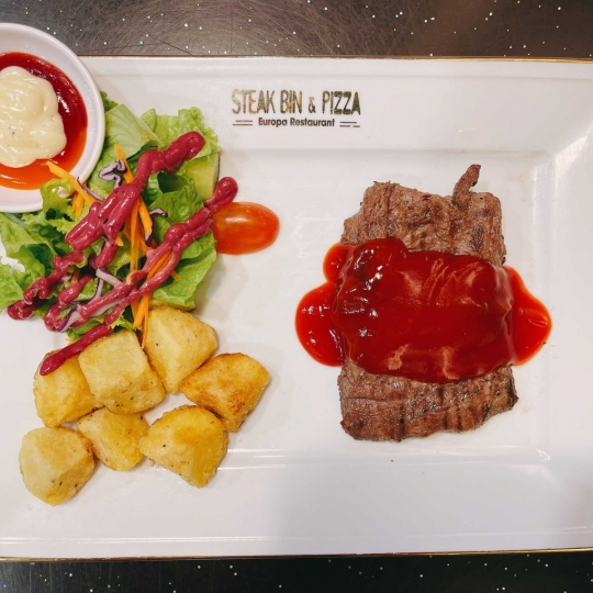 Steak thường sốt chua cay