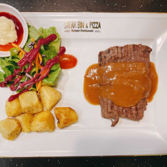 Steak thường sốt vang