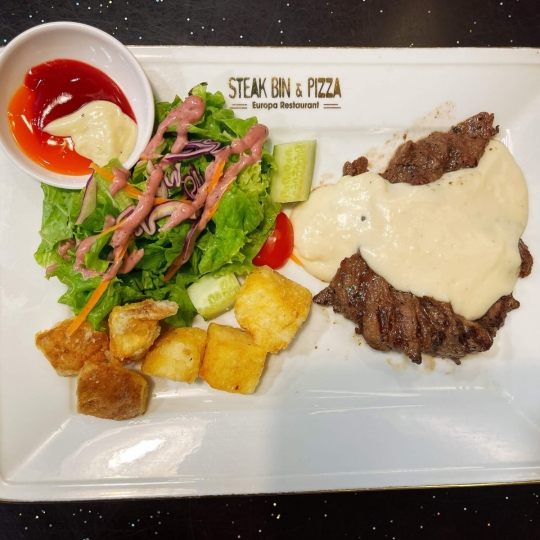 Steak thường sốt phô mai